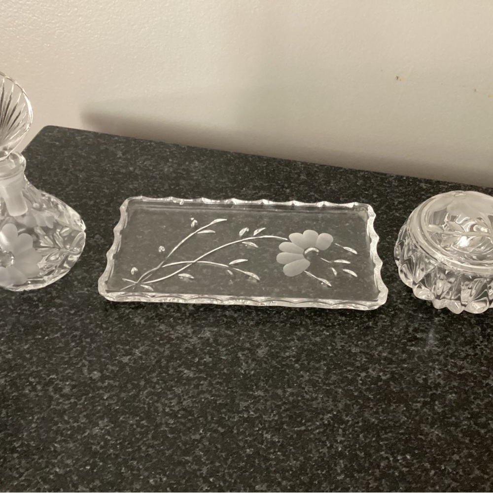 VINTAGE PERFUME BOTTLE TRINKET BOX VANITY 3 PC SET CRYSTAL BY PRINCESS HOUSE - Picture 4 of 5